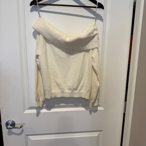 Bobi Black - Cream off shoulder long sleeve sweater - Picture 4 of 4